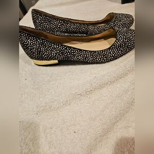 ISAAC MIZRAHI FLAT SHOES